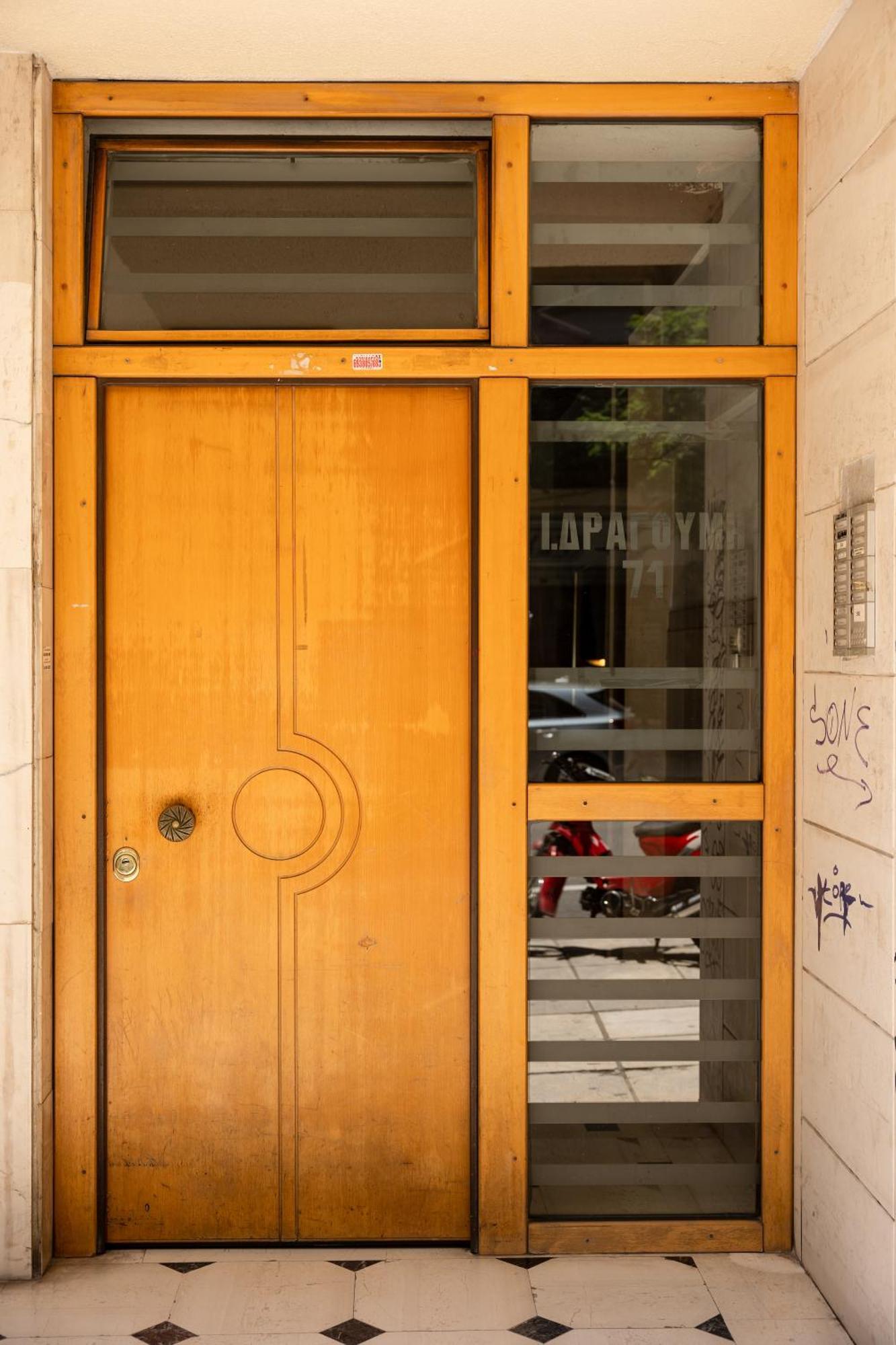 Coloured Nests Apartment Thessaloniki Exterior photo