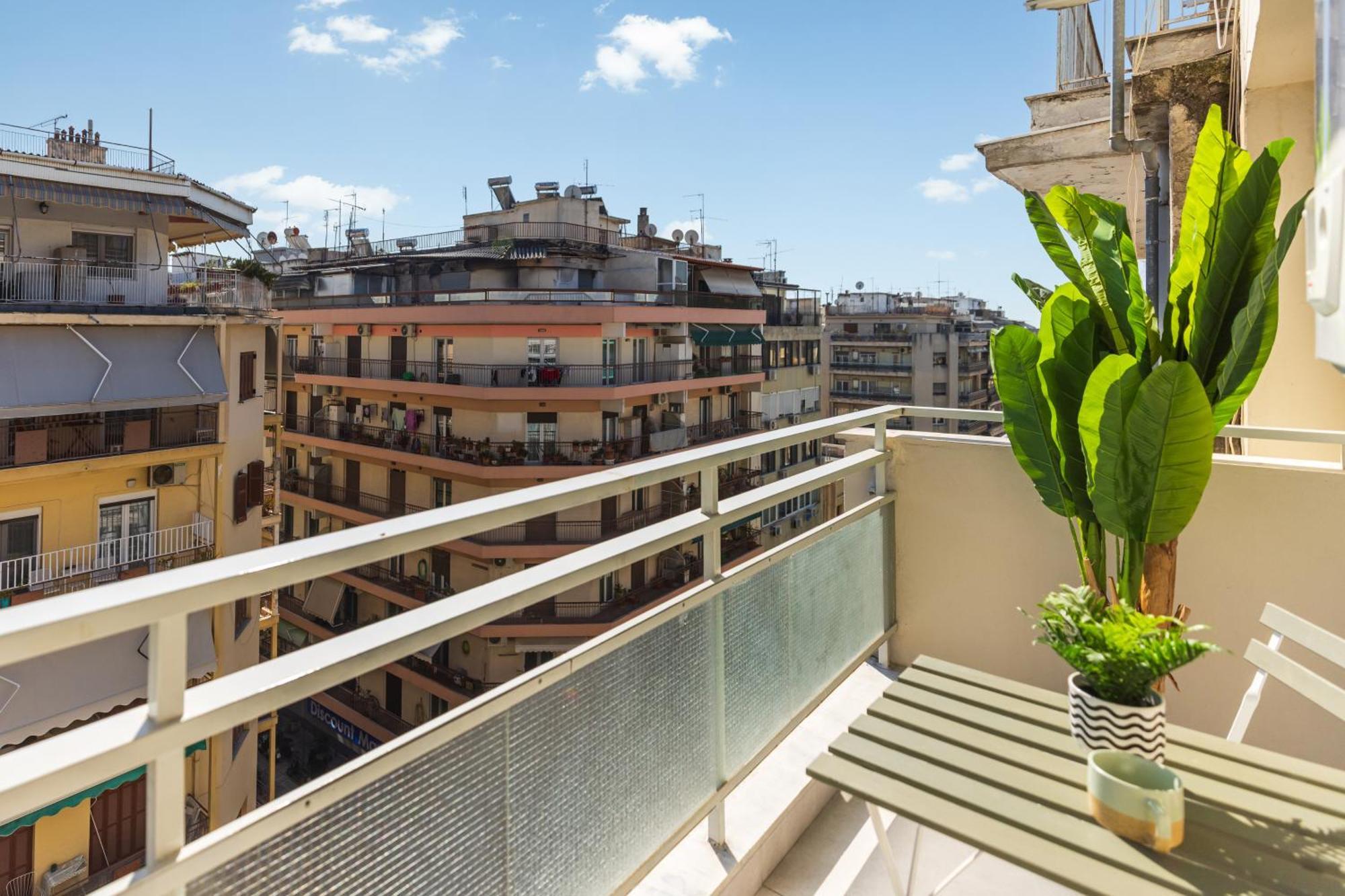 Coloured Nests Apartment Thessaloniki Exterior photo